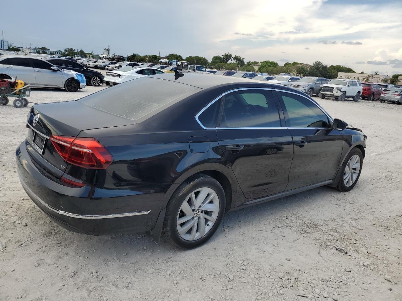 2018 Volkswagen Passat Se - Image 3