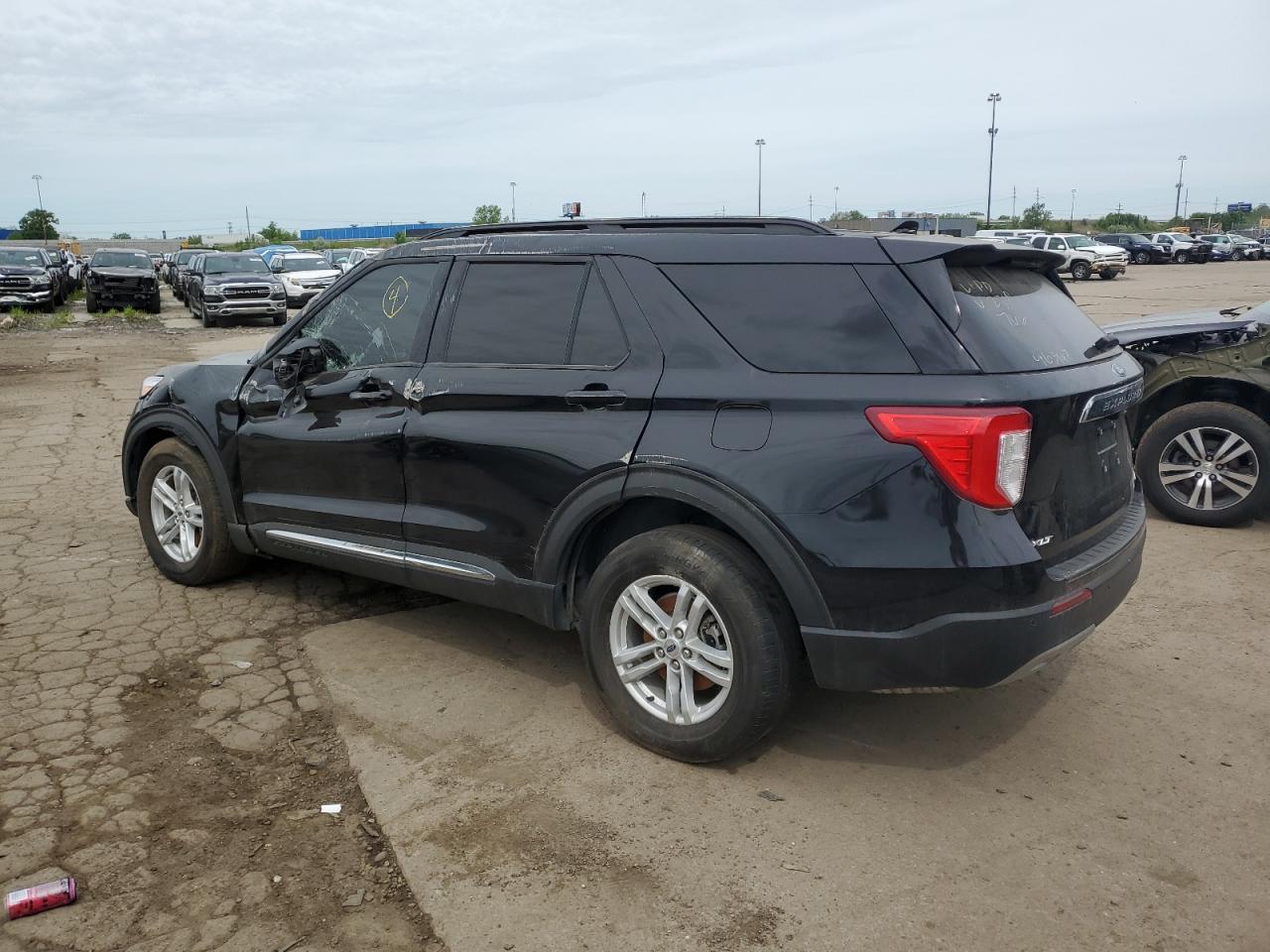 2023 Ford Explorer Xlt - Image 2