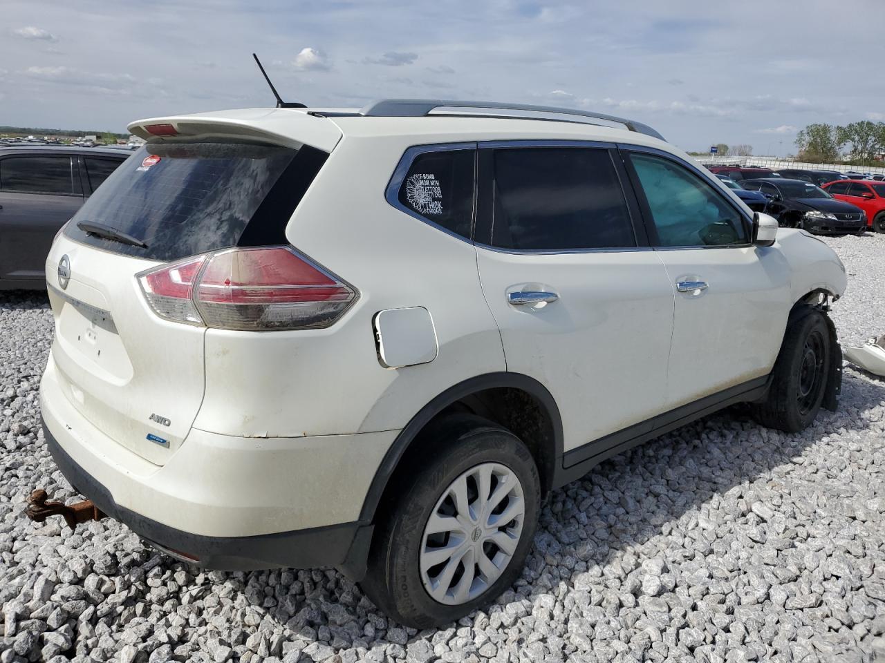 2015 Nissan Rogue S - Фото 3
