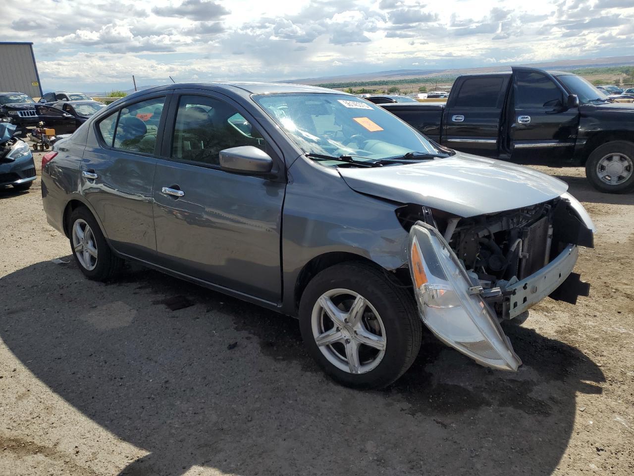 2019 Nissan Versa S - Фото 4
