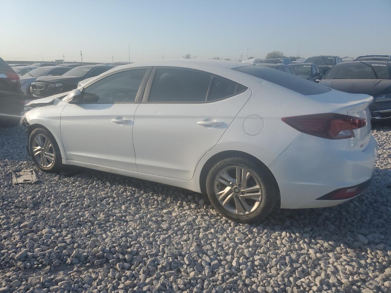 2019 Hyundai Elantra Sel - Фото 2