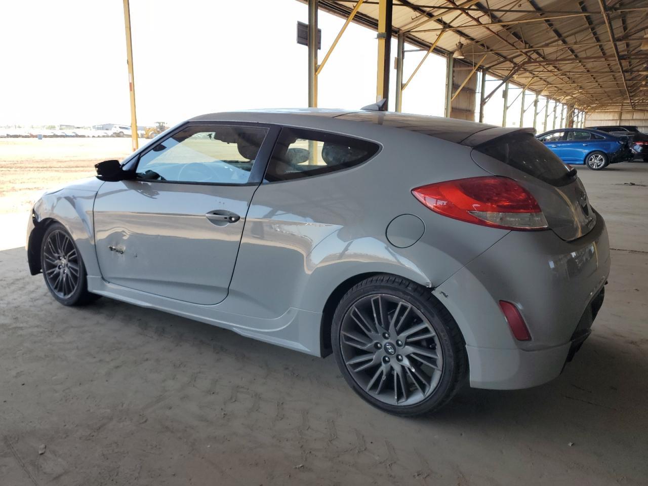2013 Hyundai Veloster - Фото 2
