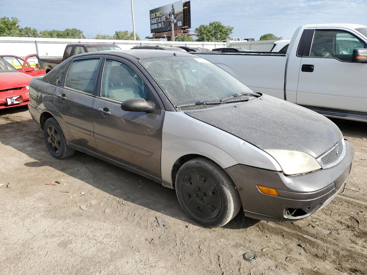 2007 Ford Focus Zx4 - Image 4