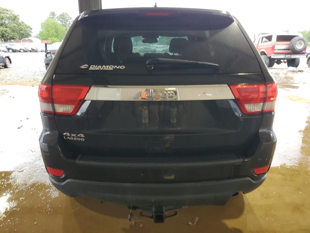 2012 Jeep Grand Cherokee Laredo - Image 6