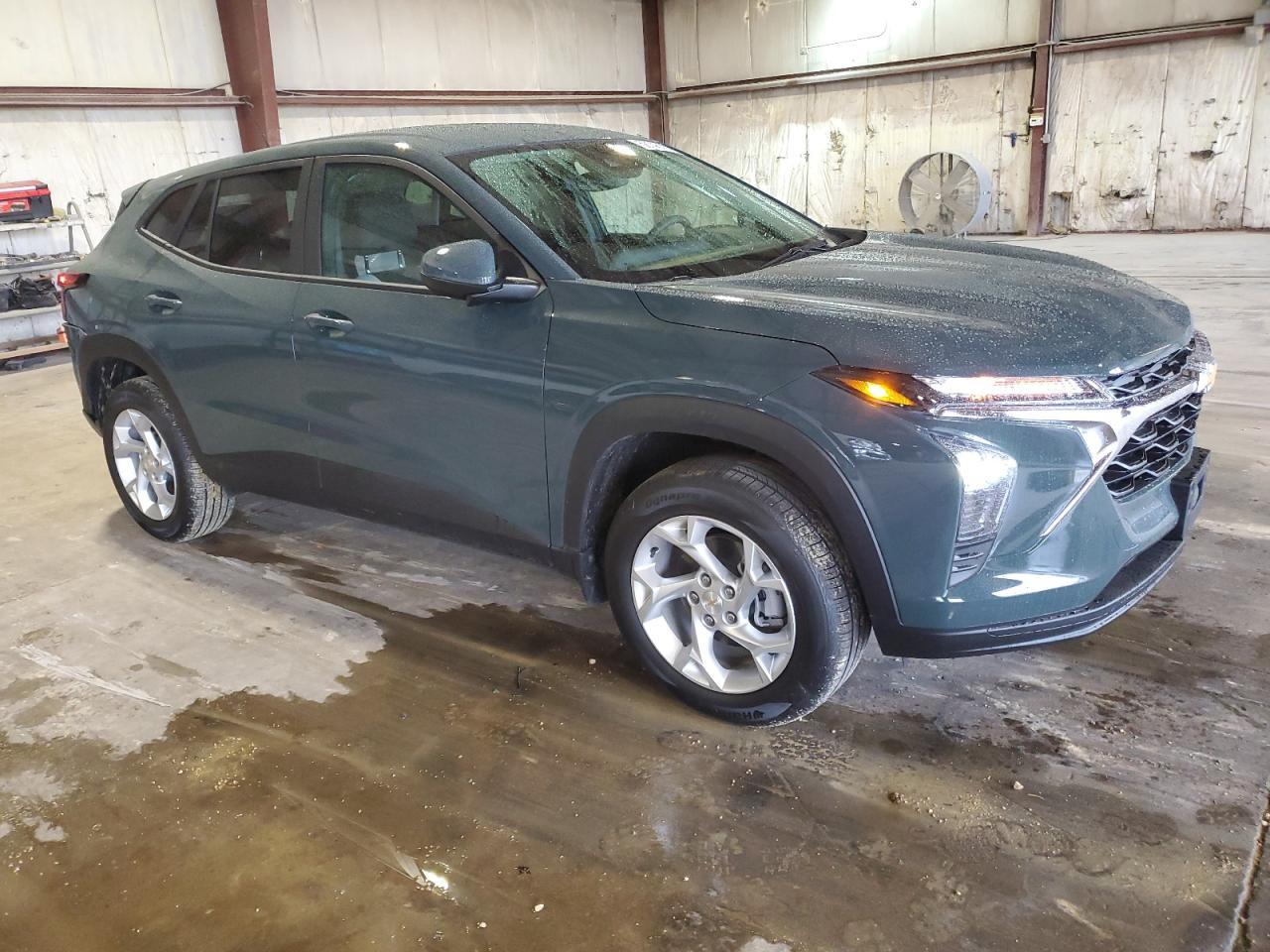 2025 Chevrolet Trax Ls - Фото 4