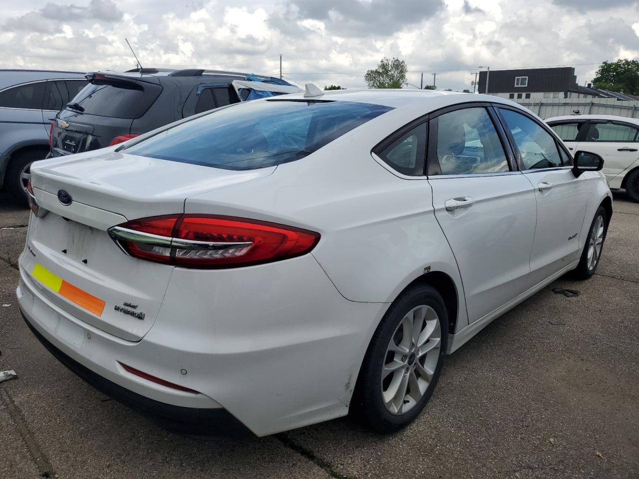 2019 Ford Fusion Se - Фото 3