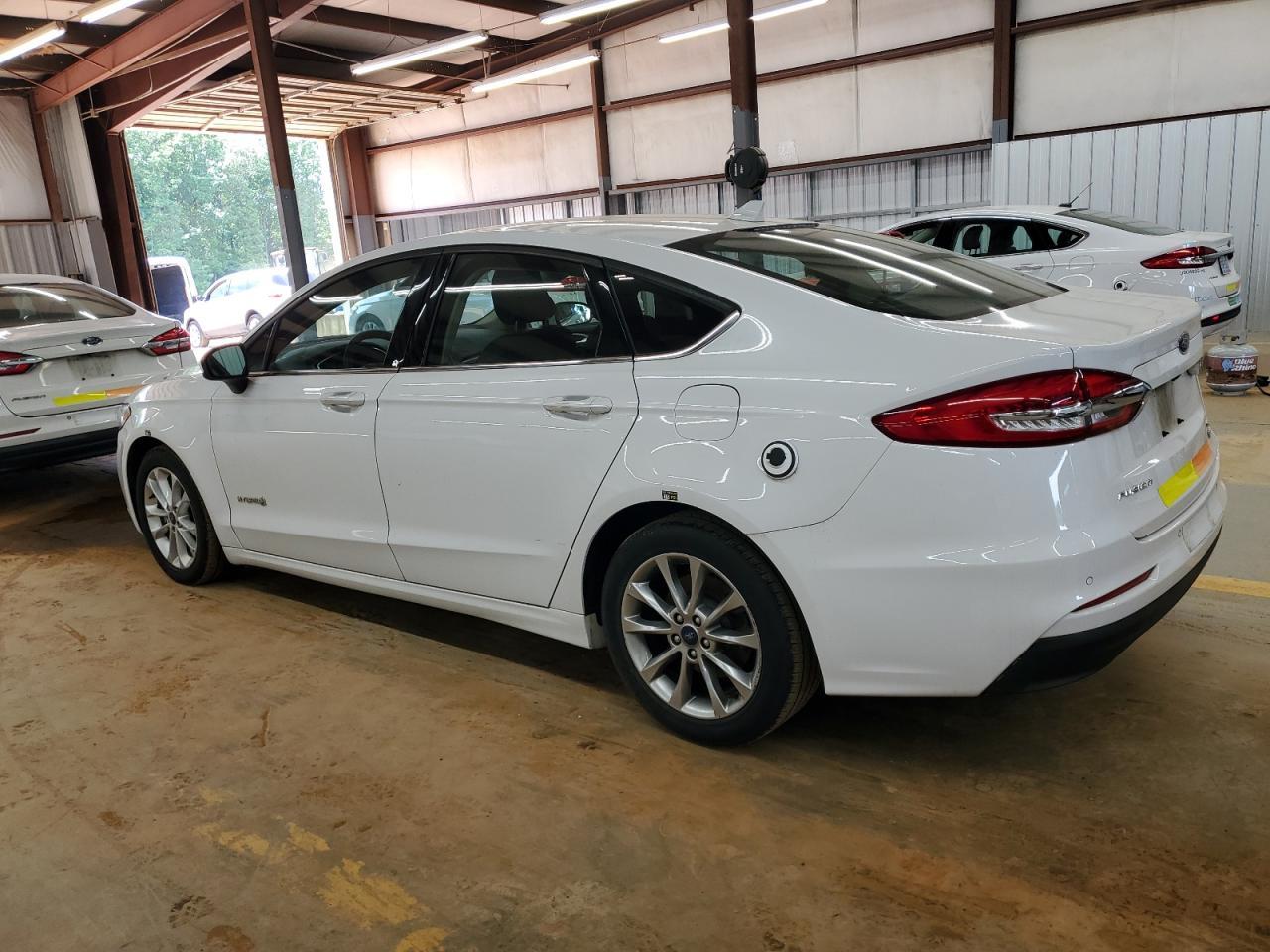 2019 Ford Fusion Se - Фото 2