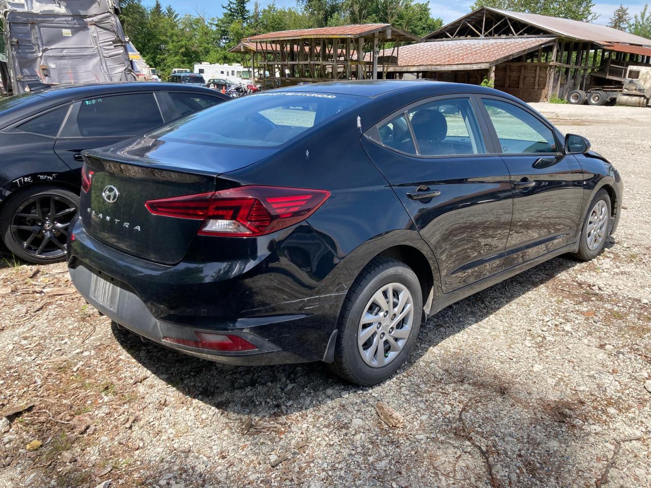 2020 Hyundai Elantra Se - Фото 3