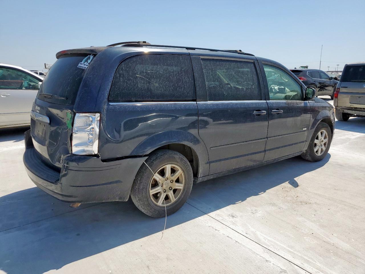 2008 Chrysler Town & Country Touring - Фото 3