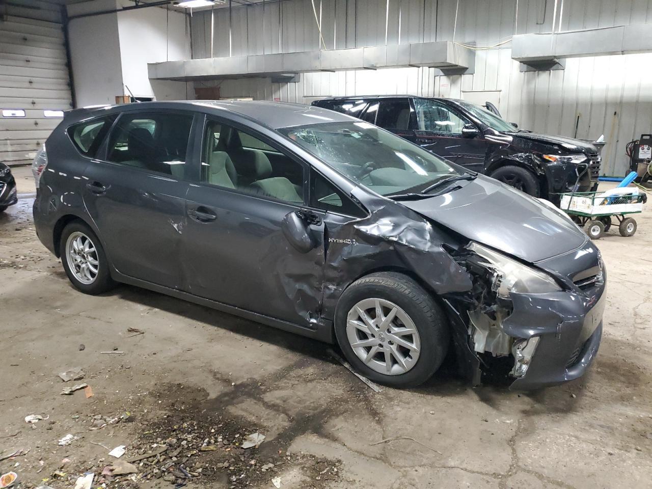2012 Toyota Prius V - Image 4