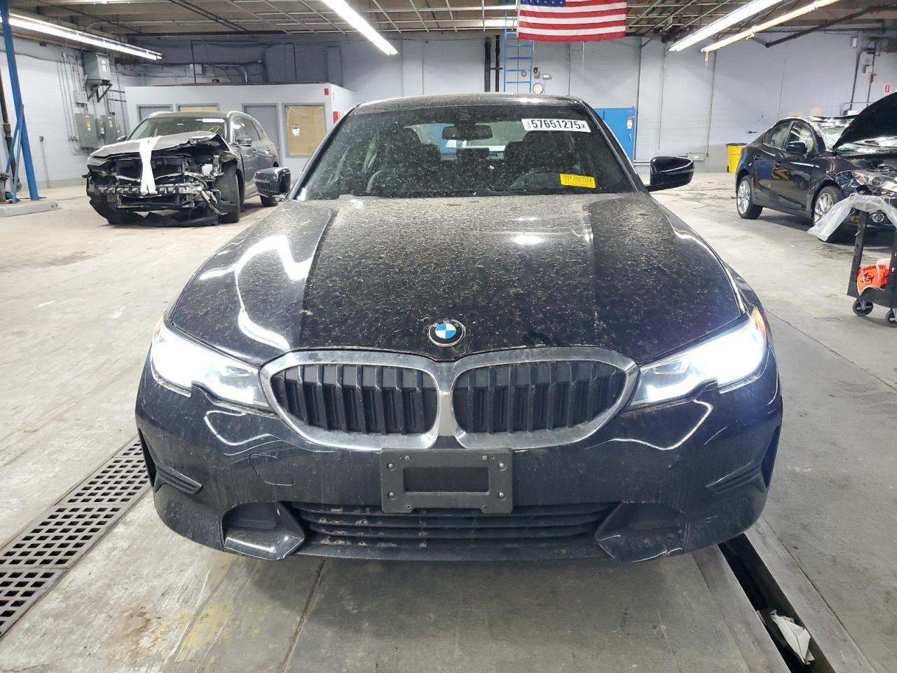 2019 BMW 330Xi - Фото 5