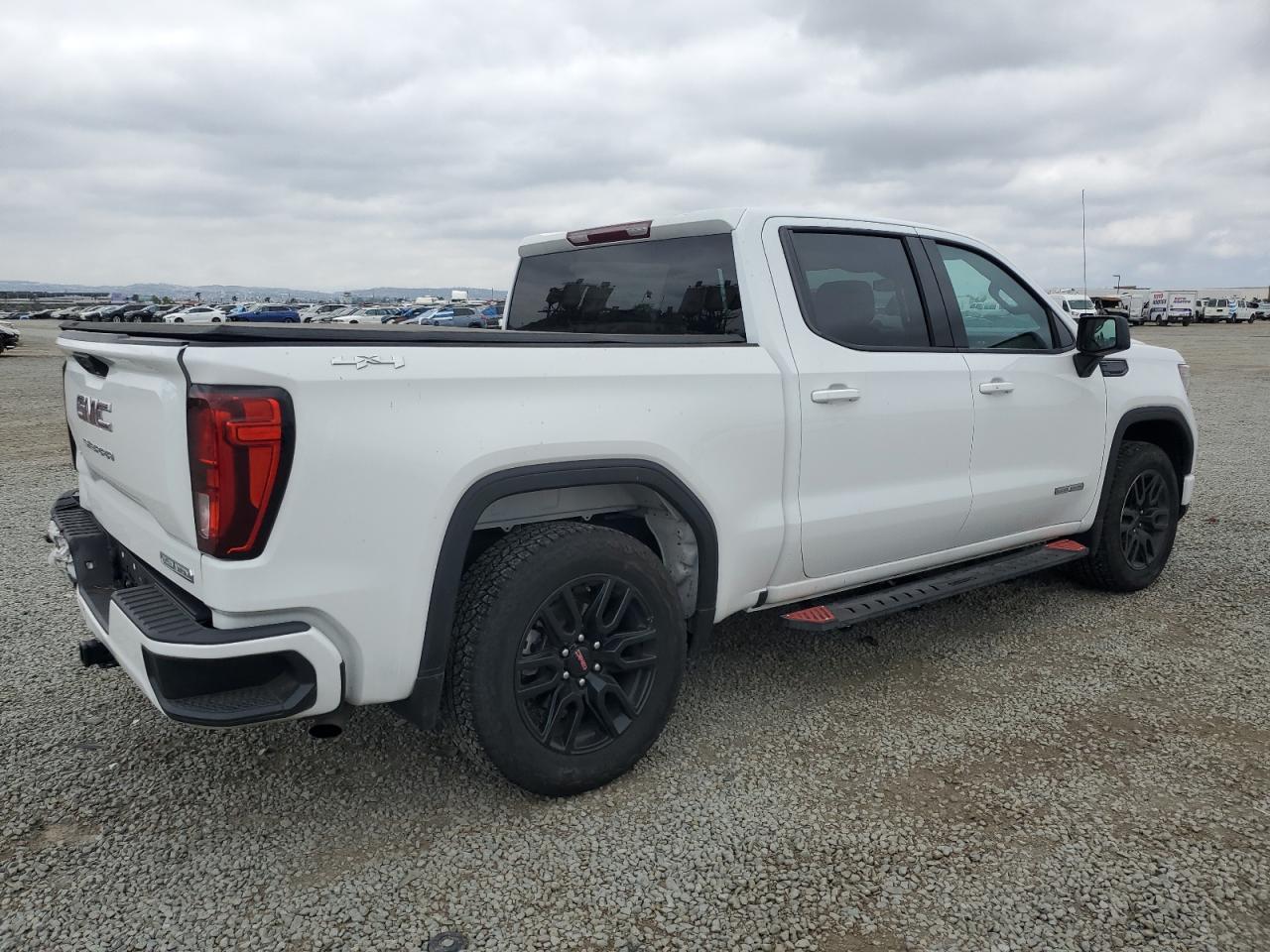 2024 GMC Sierra K1500 Elevation-L - Фото 3
