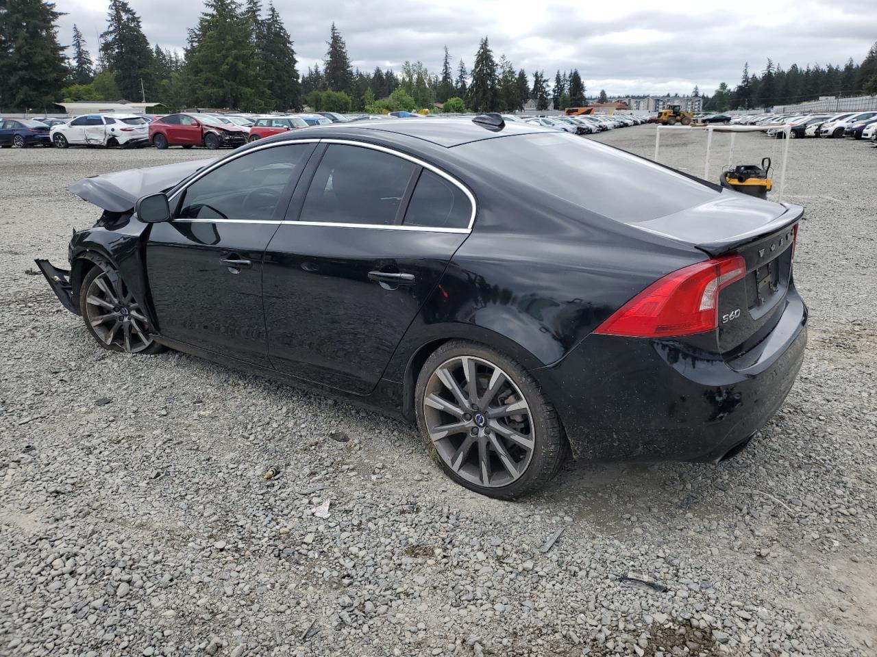 2015 Volvo S60 Platinum - Фото 2