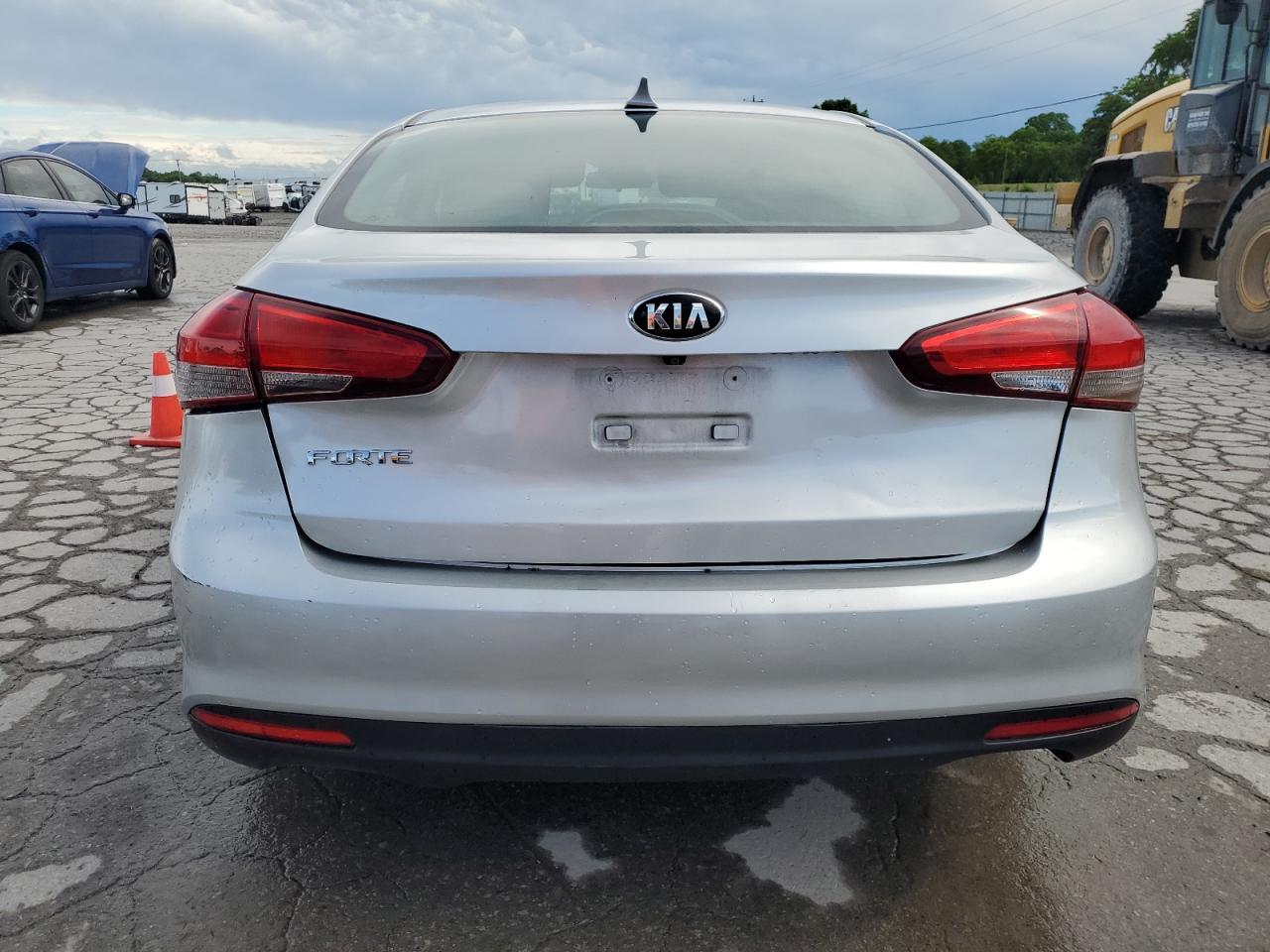 2017 Kia Forte Lx - Image 6