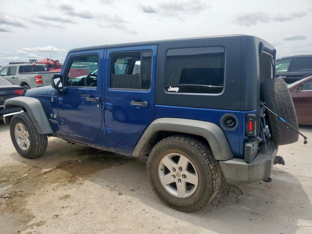 2009 Jeep Wrangler Unlimited X - Фото 2