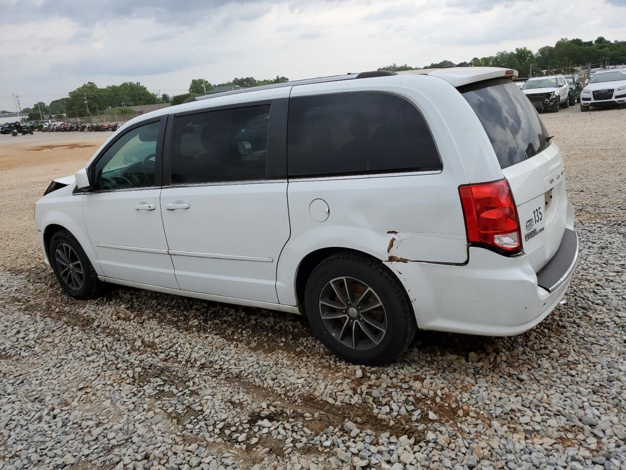 2017 Dodge Grand Caravan Sxt - Image 2