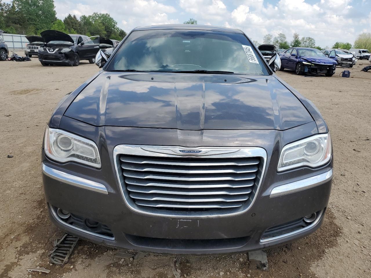 2014 Chrysler 300C - Image 5