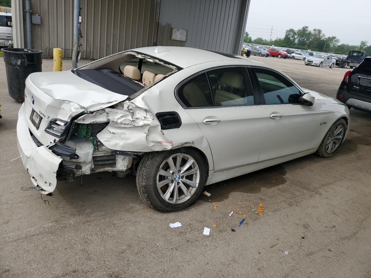 2016 BMW 528 Xi - Image 3