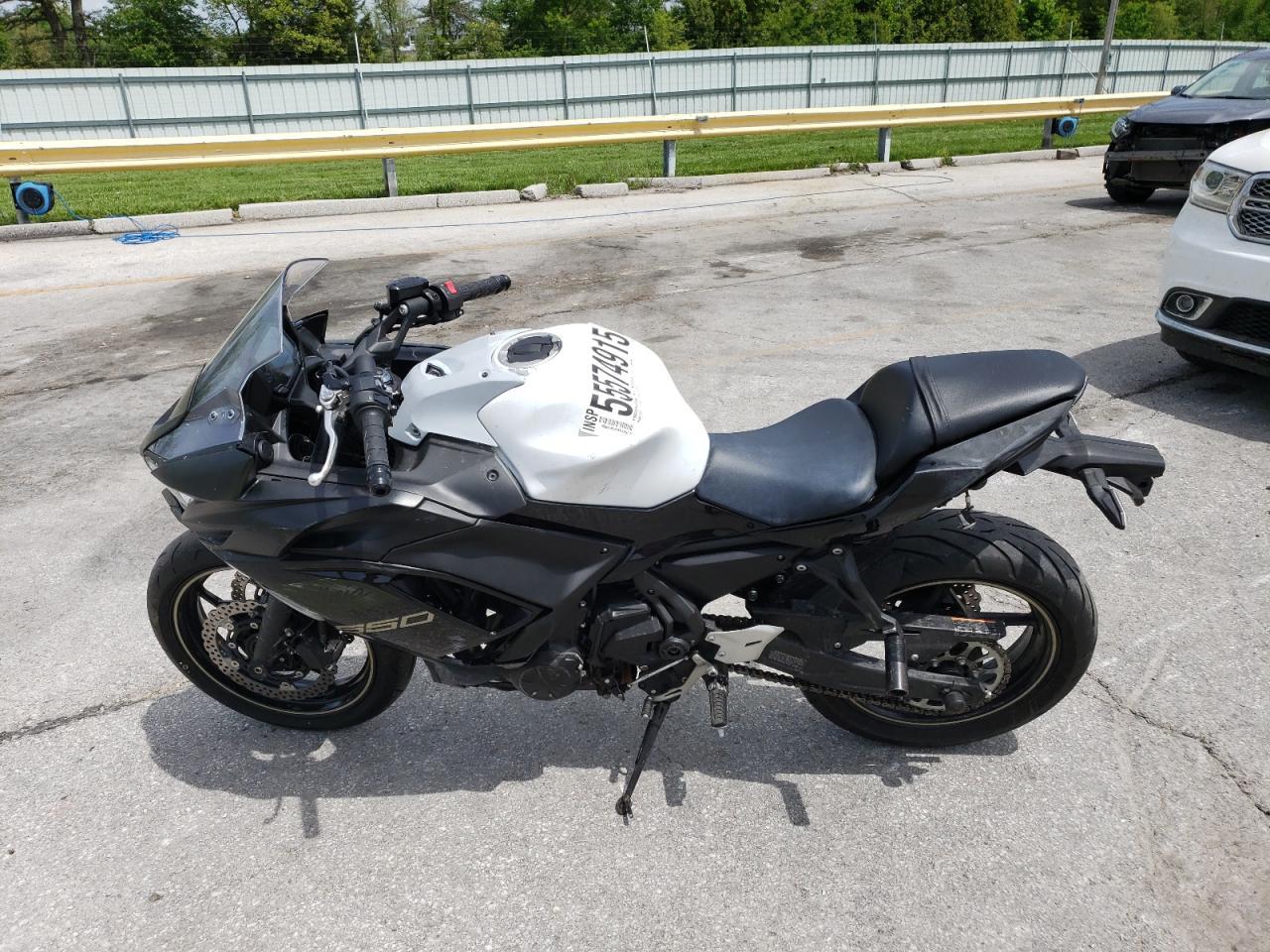 2024 Kawasaki Ex650 R - Image 3