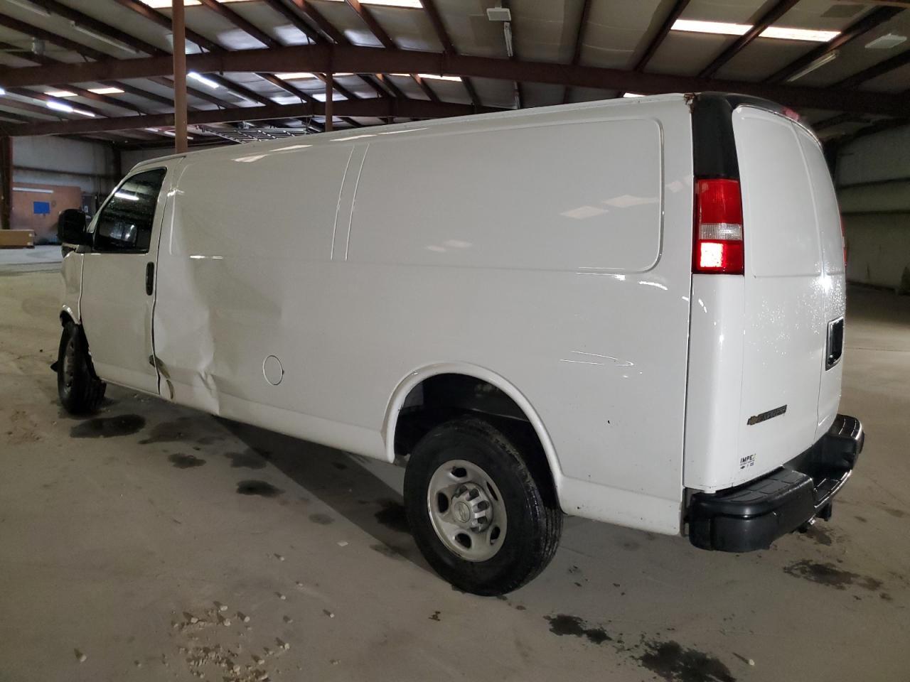2020 Chevrolet Express G2500 - Фото 2