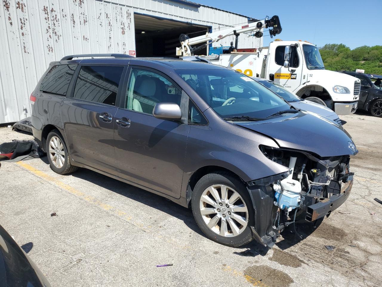 2011 Toyota Sienna Xle - Фото 4