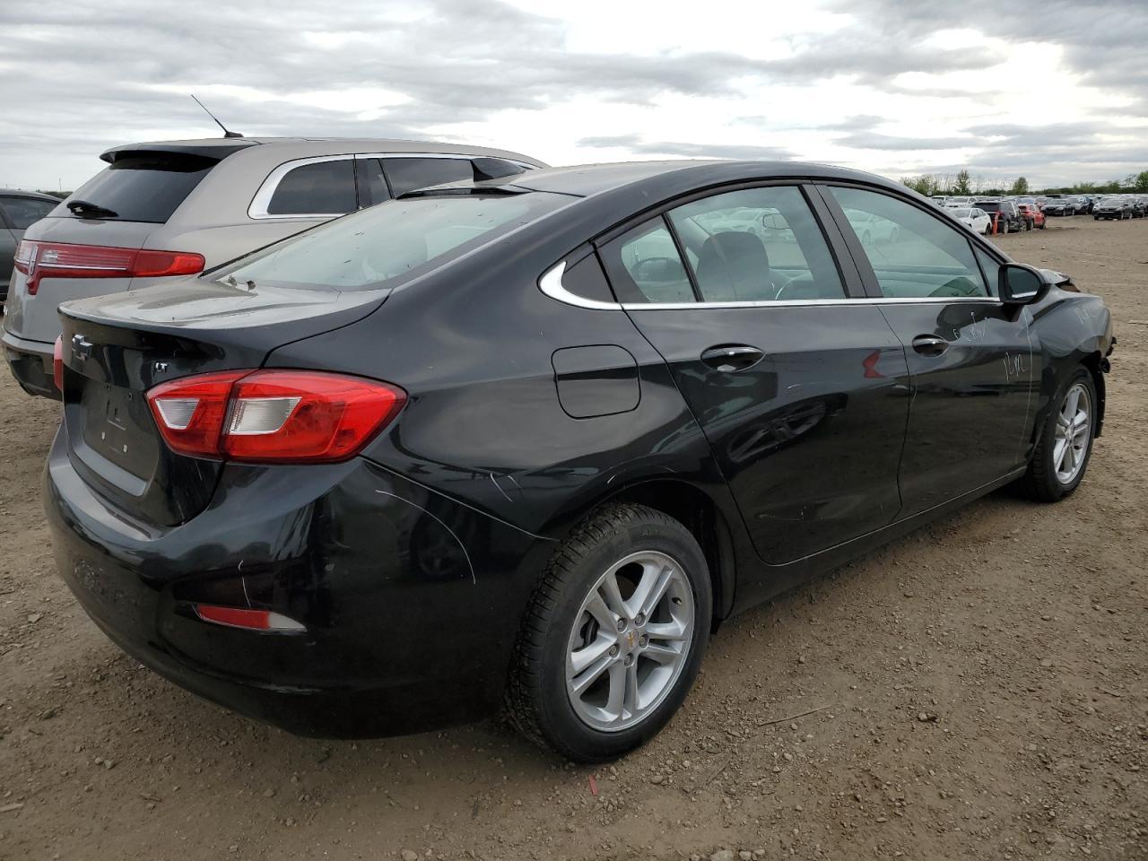 2018 Chevrolet Cruze Lt - Image 3
