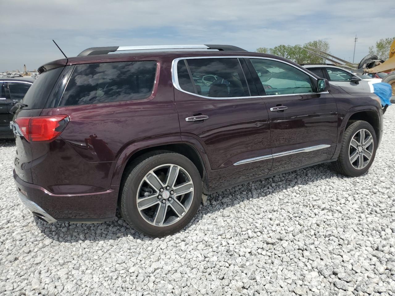 2017 GMC Acadia Denali - Image 3