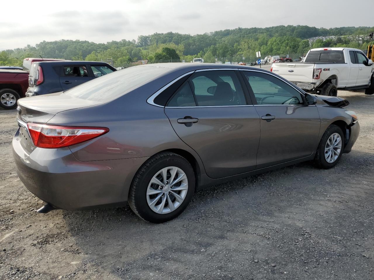2017 Toyota Camry Le - Image 3