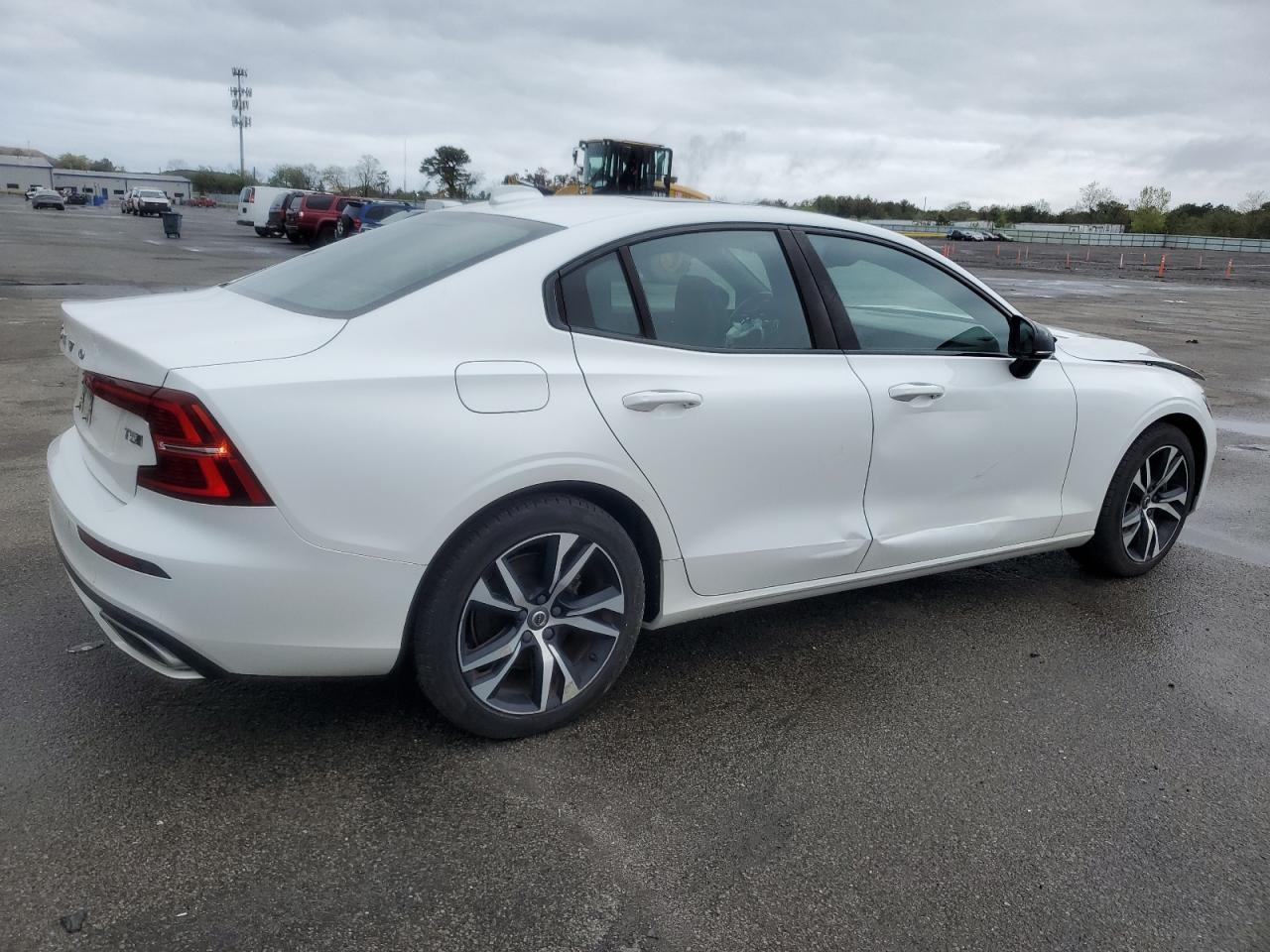 2021 Volvo S60 T5 R-Design - Image 3