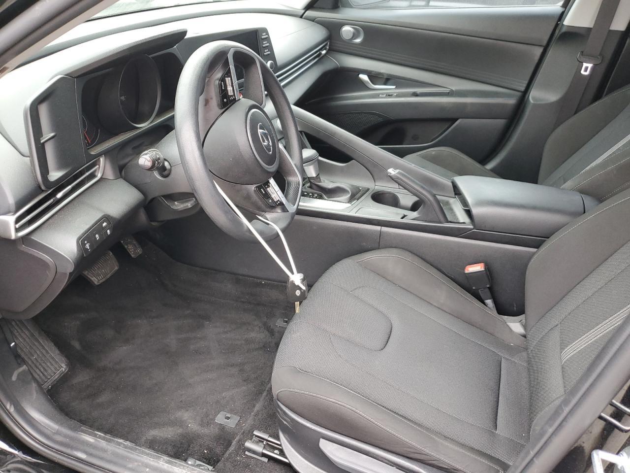 2023 Hyundai Elantra Se - Image 7