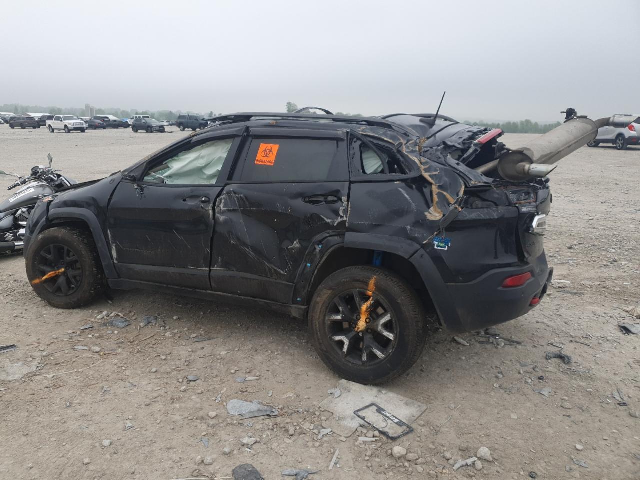 2016 Jeep Cherokee Trailhawk - Image 2
