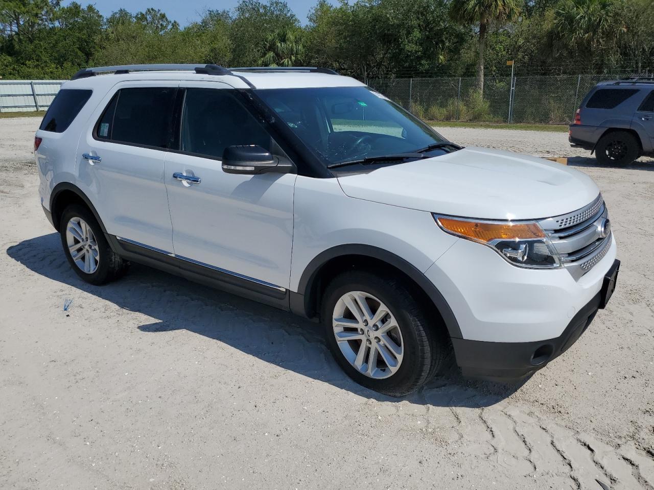 2015 Ford Explorer Xlt - Image 4