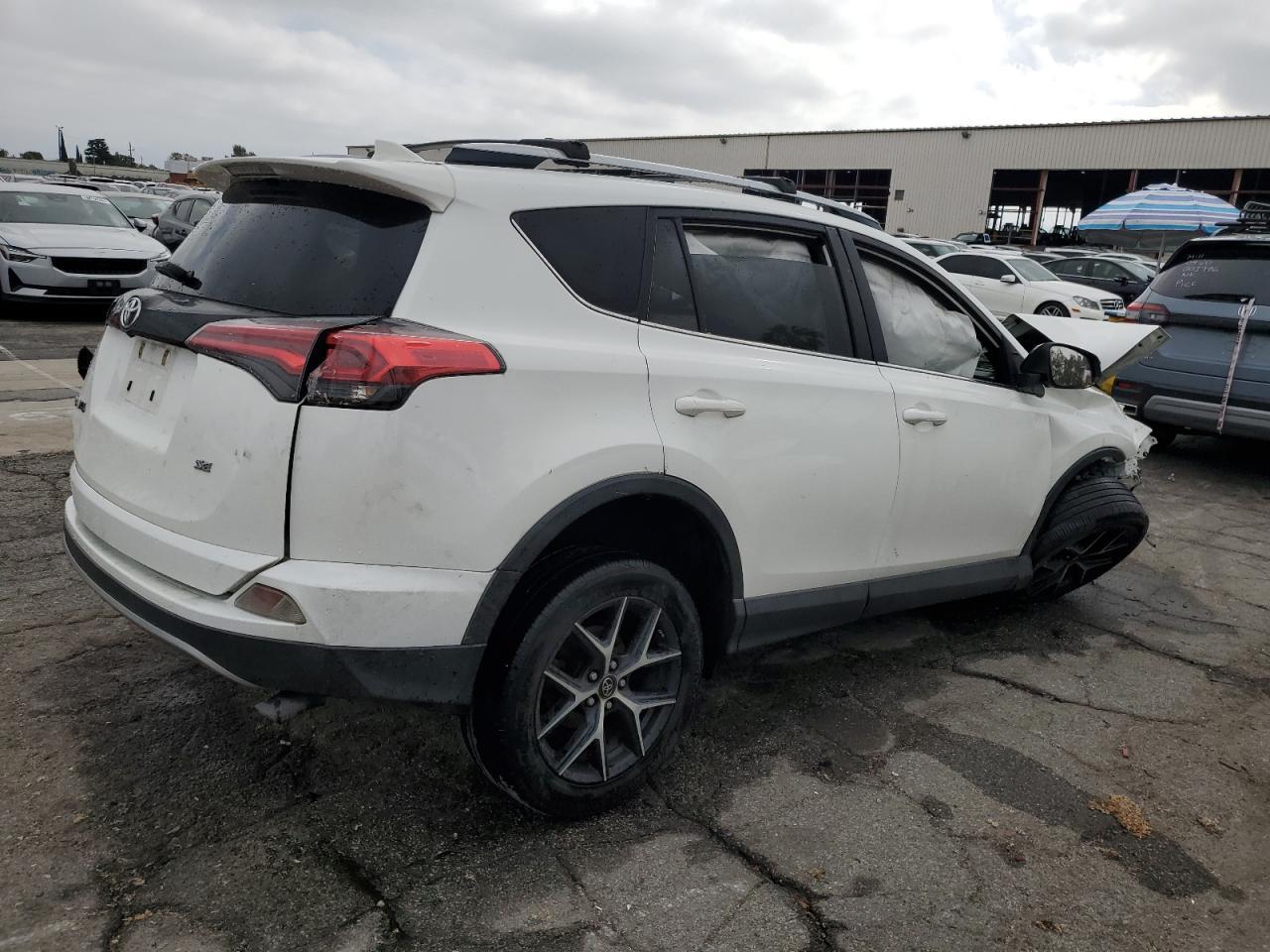 2018 Toyota Rav4 Se - Фото 3