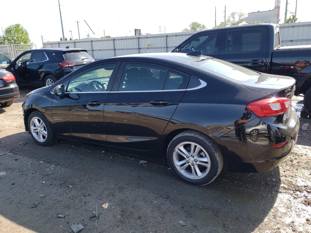 2017 Chevrolet Cruze Lt - Image 2