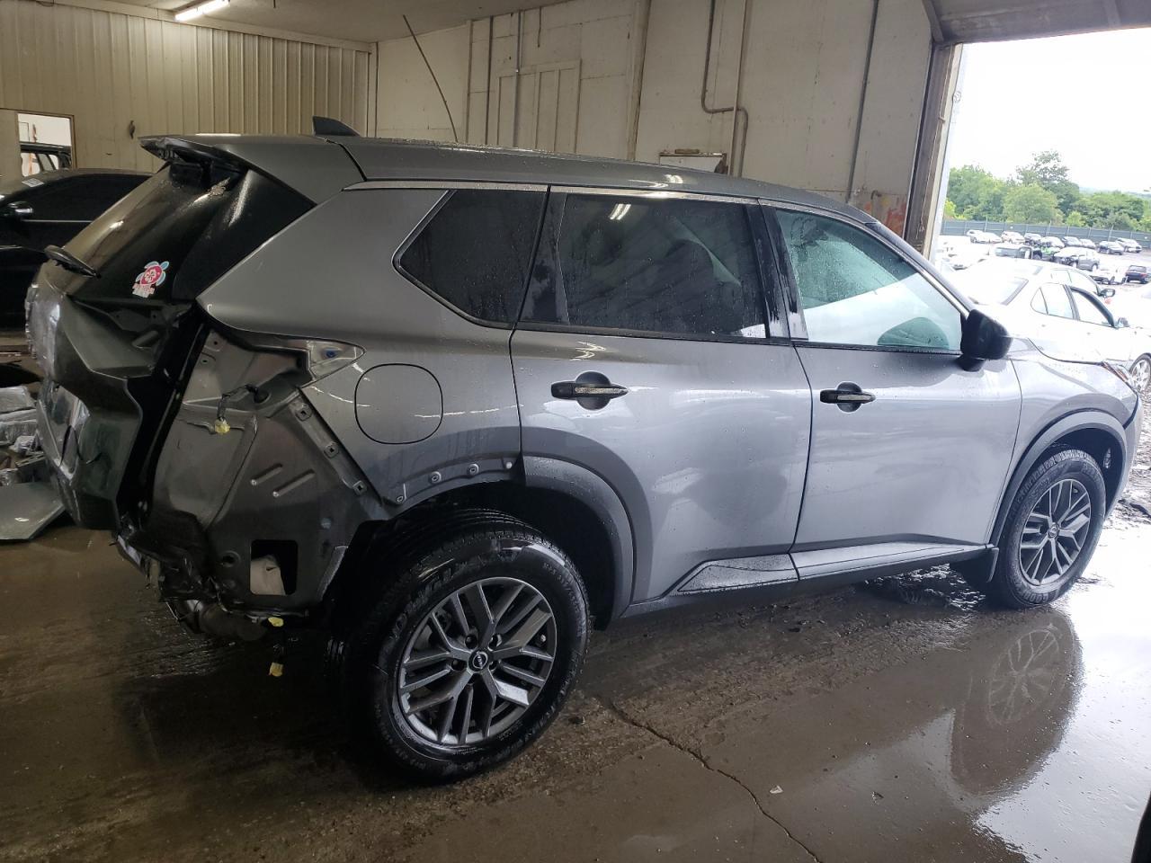 2023 Nissan Rogue S - Image 3