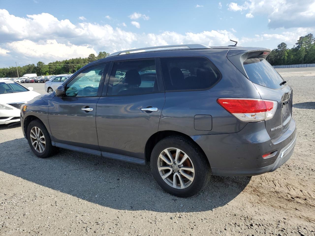 2013 Nissan Pathfinder S - Фото 2