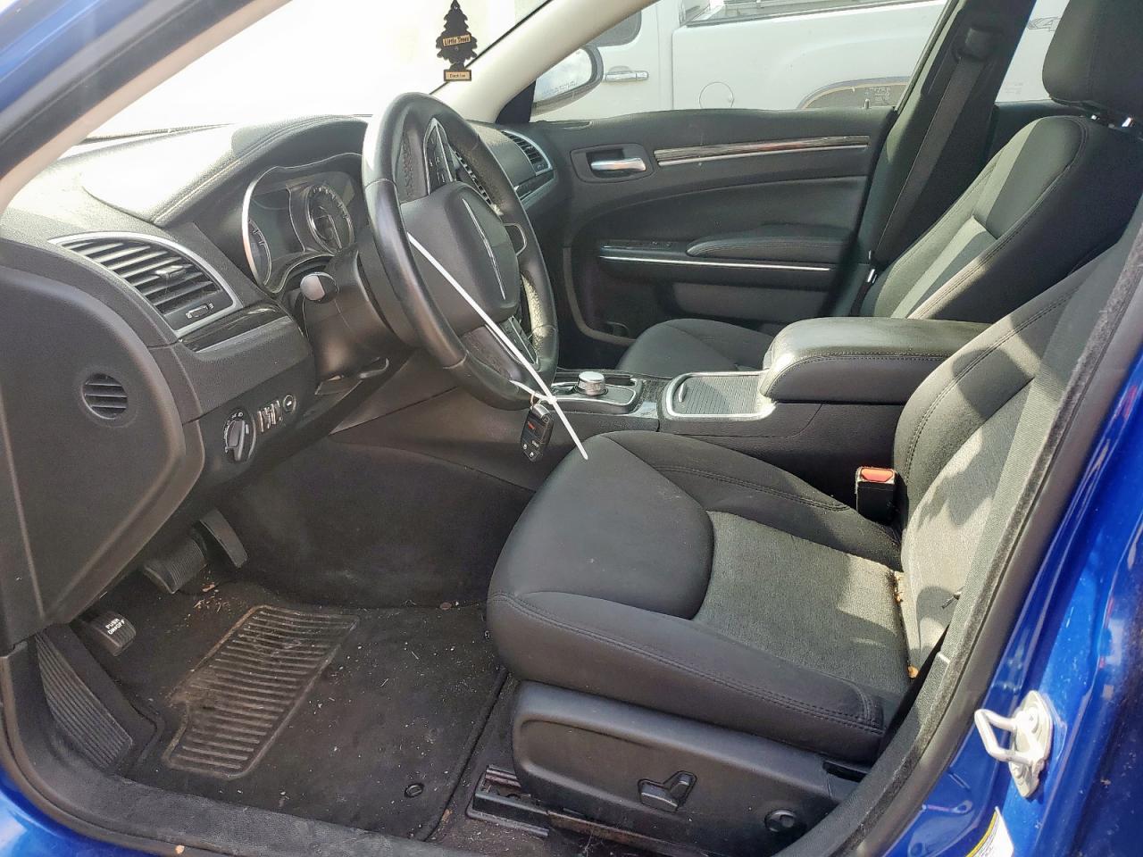 2018 Chrysler 300 Touring - Image 7