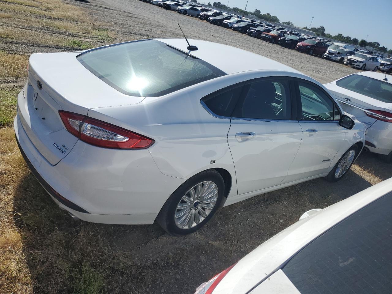 2015 Ford Fusion Se Hybrid - Фото 3