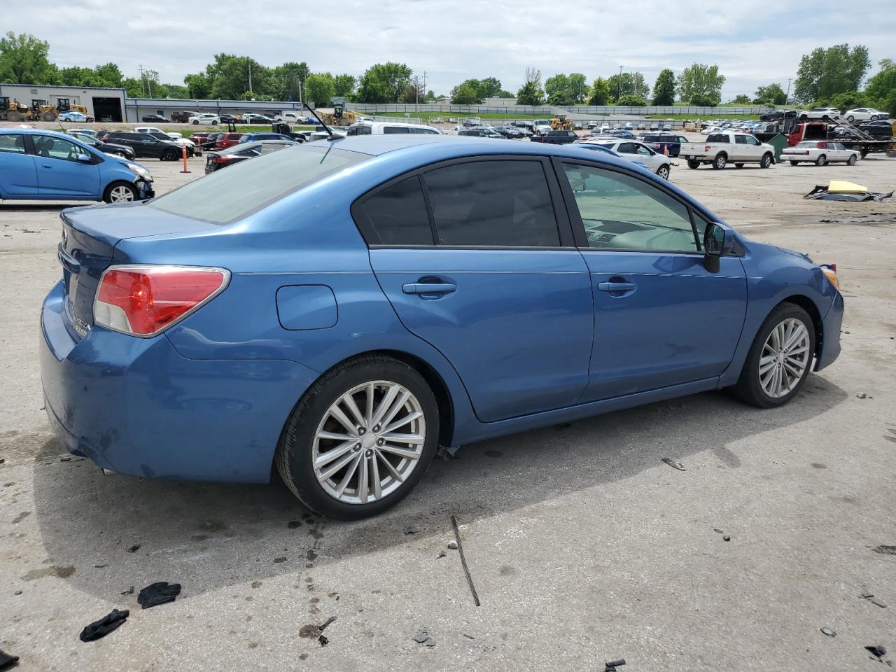 2014 Subaru Impreza Premium - Фото 3