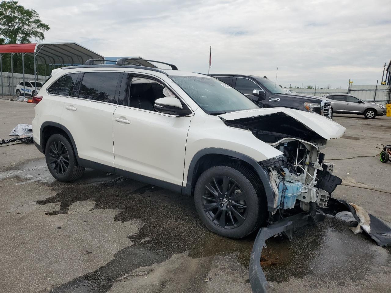 2019 Toyota Highlander Se - Фото 4