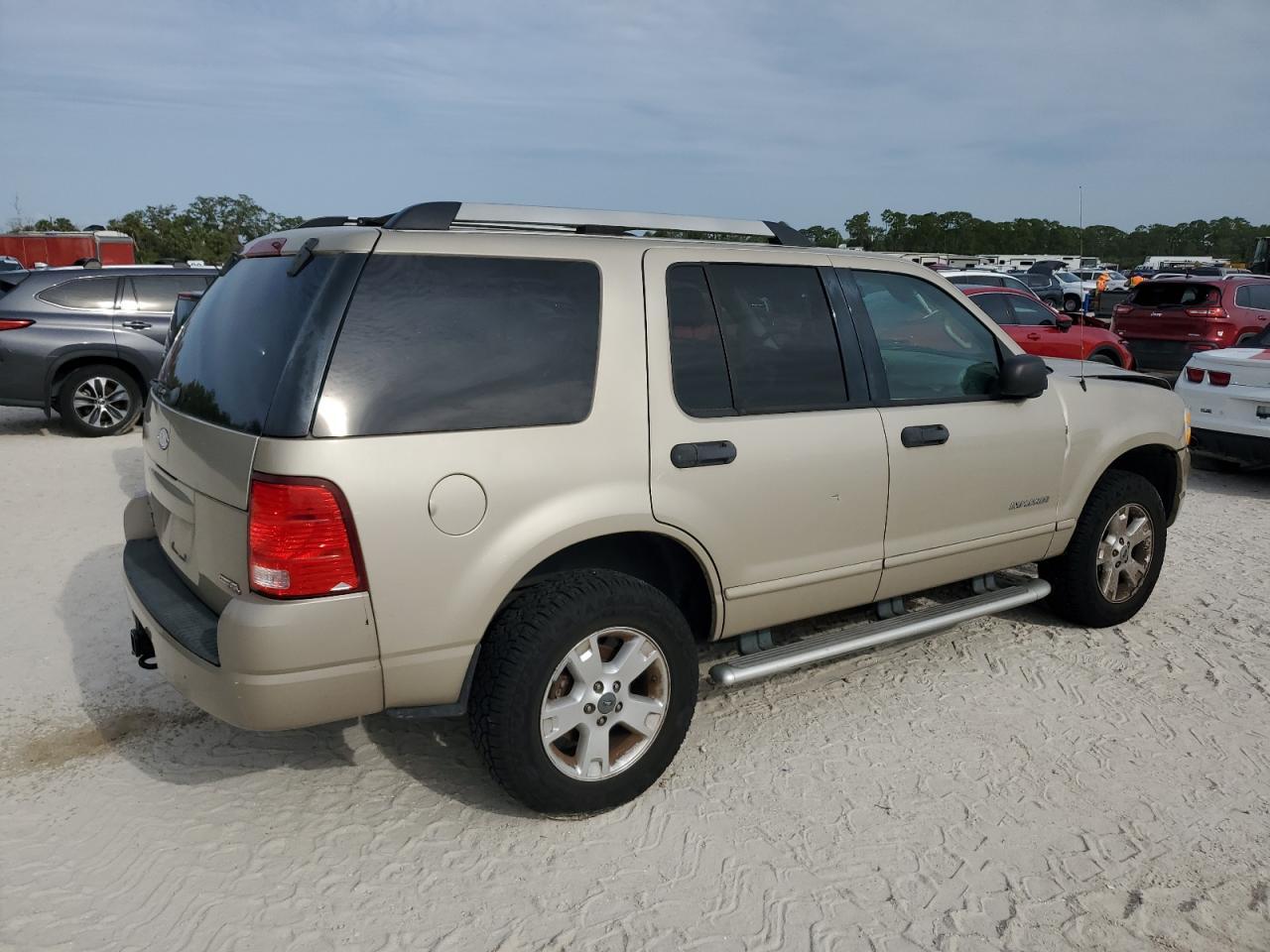 2005 Ford Explorer Xlt - Фото 3
