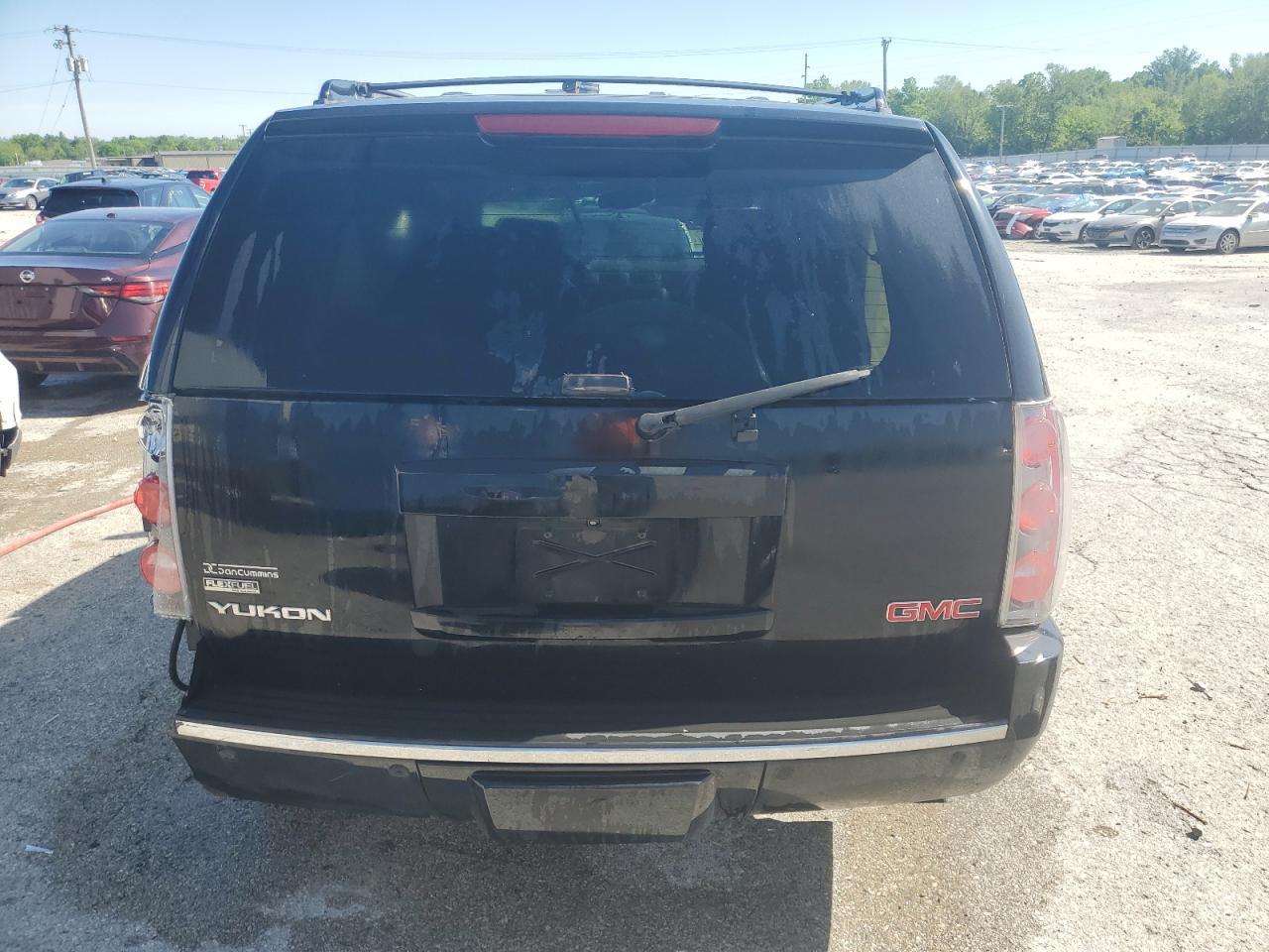 2009 GMC Yukon Denali - Image 6