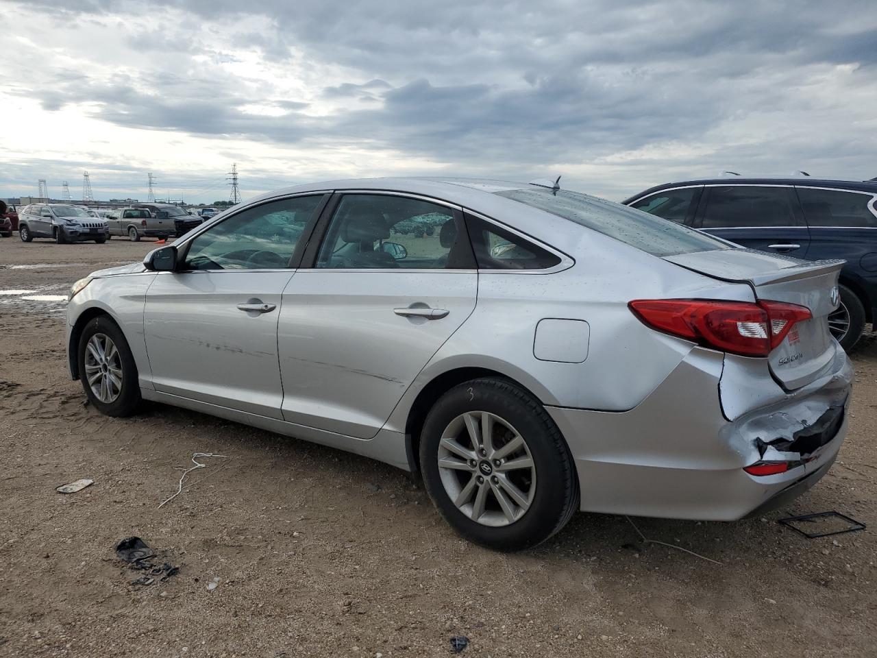 2015 Hyundai Sonata Se - Image 2