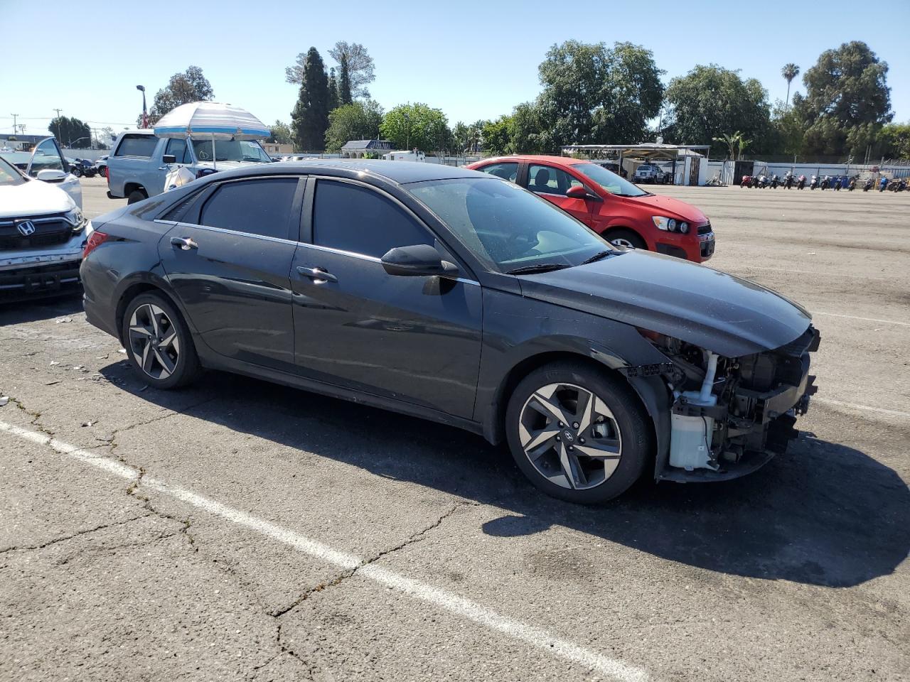 2023 Hyundai Elantra Limited - Image 4