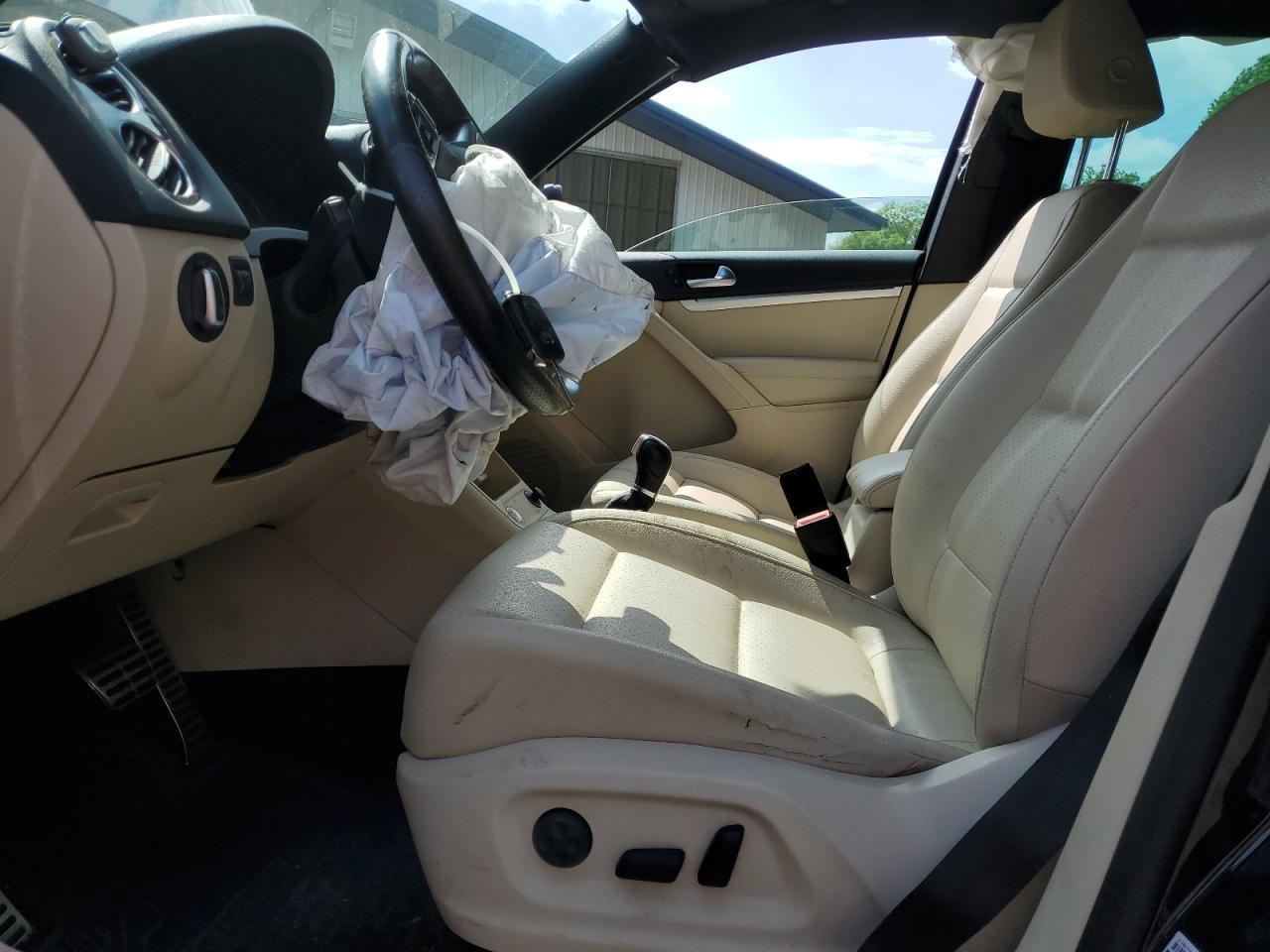 2016 Volkswagen Tiguan S - Image 7