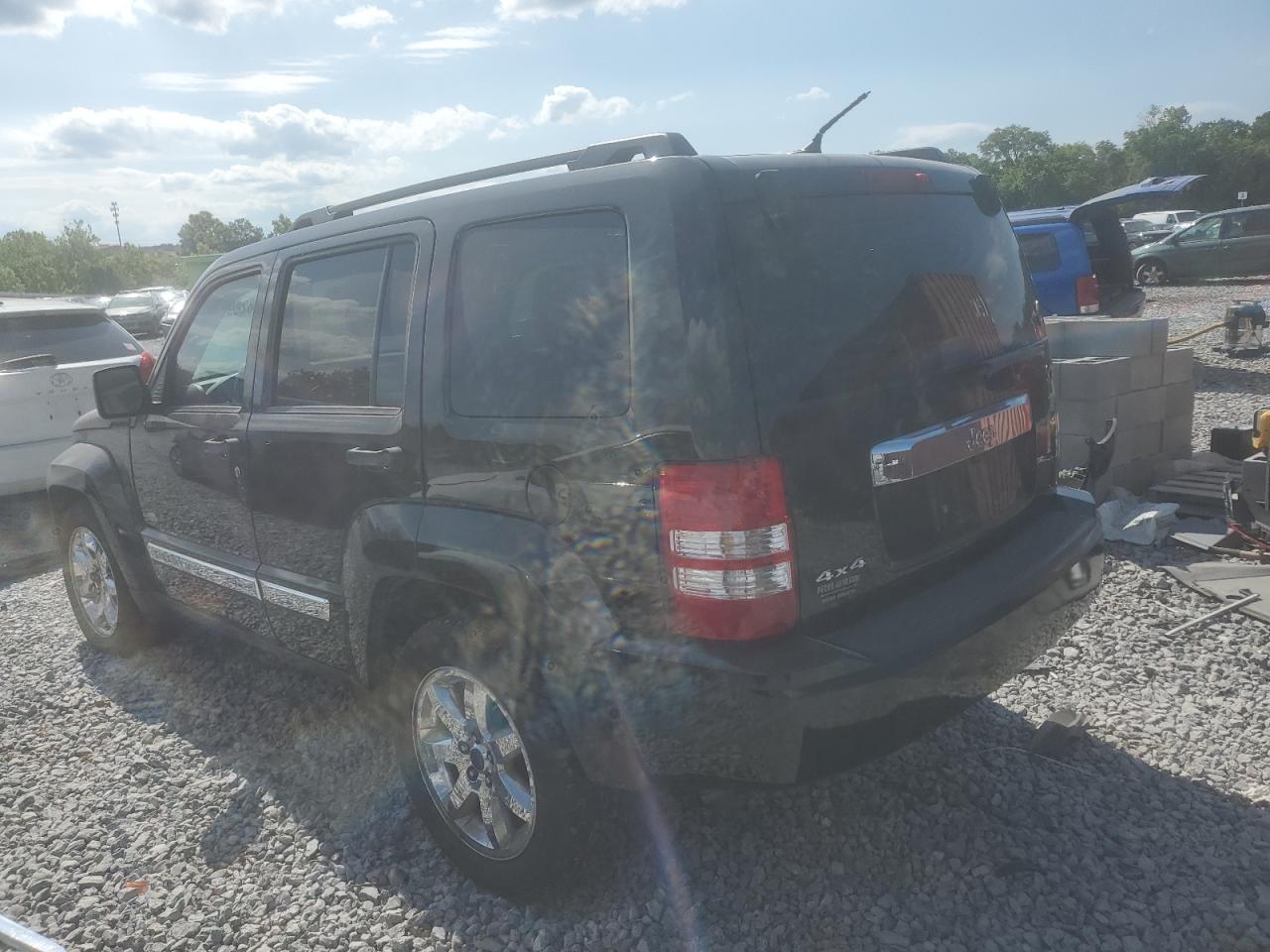 2012 Jeep Liberty Sport - Фото 2