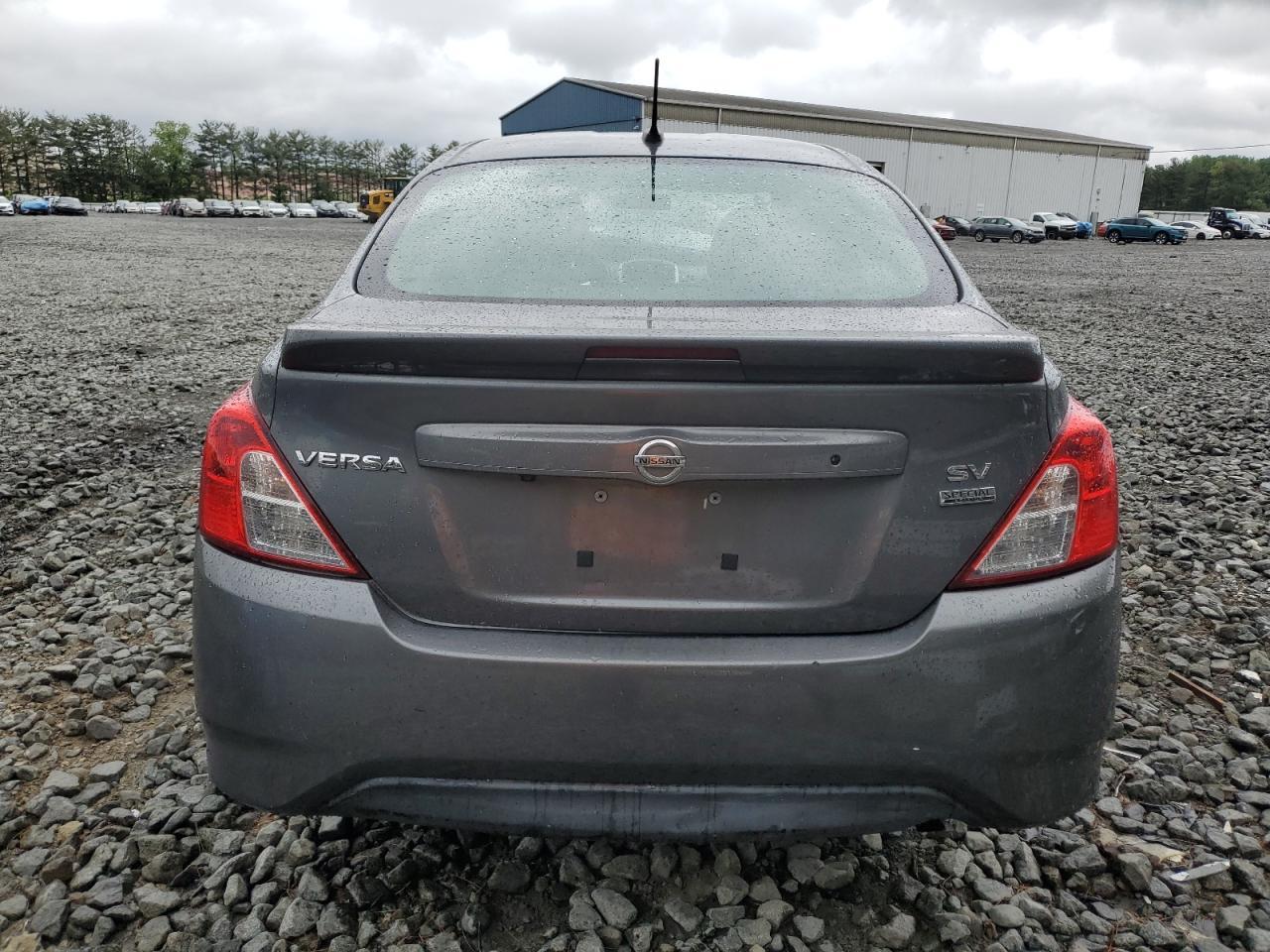2018 Nissan Versa S - Фото 6