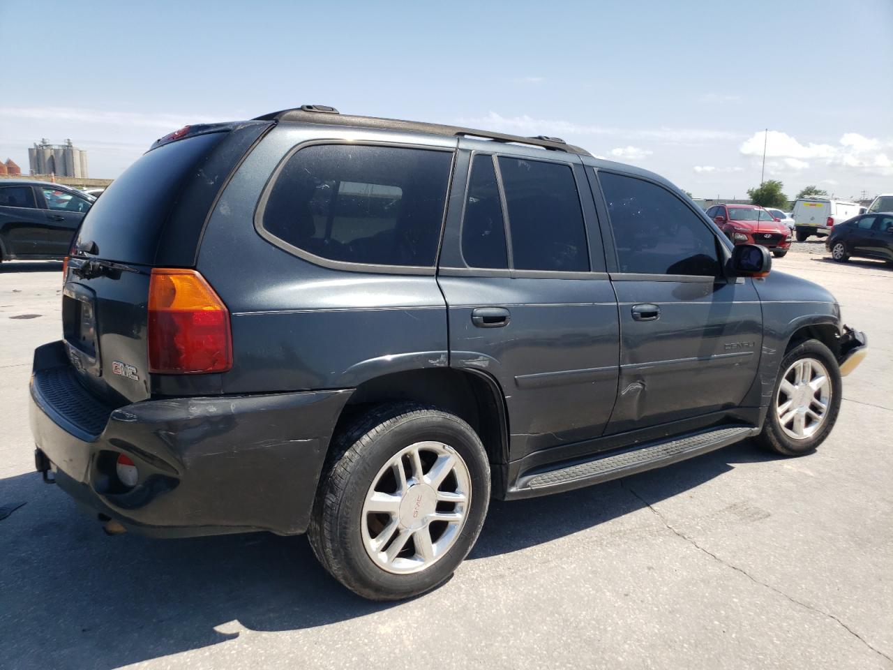 2006 GMC Envoy Denali - Image 3