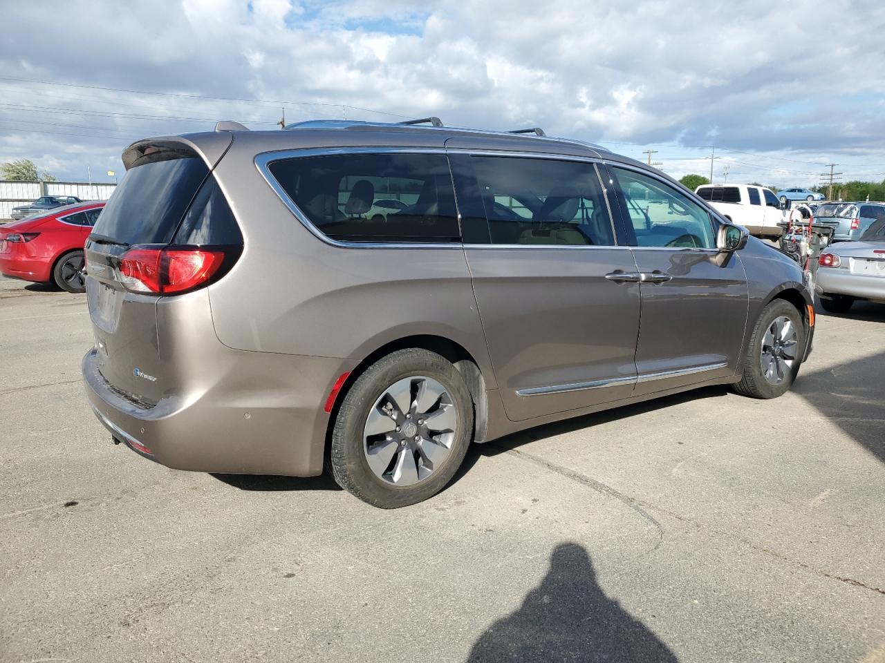 2018 Chrysler Pacifica Hybrid Limited - Фото 3