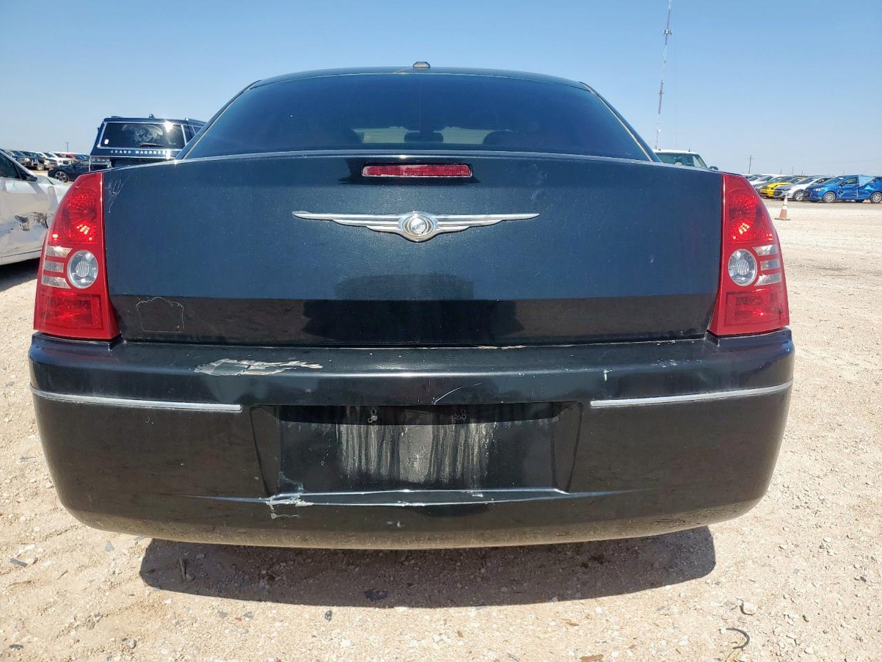 2010 Chrysler 300 Touring - Image 6